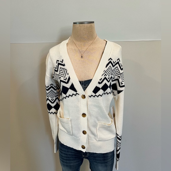 NWT Olivia Sky cardigan is great for an extra layer of warmth and is a small. - Picture 2 of 5